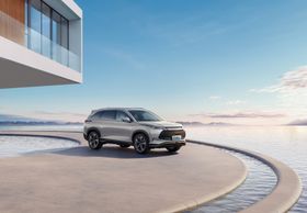 汽车主视觉KV海报