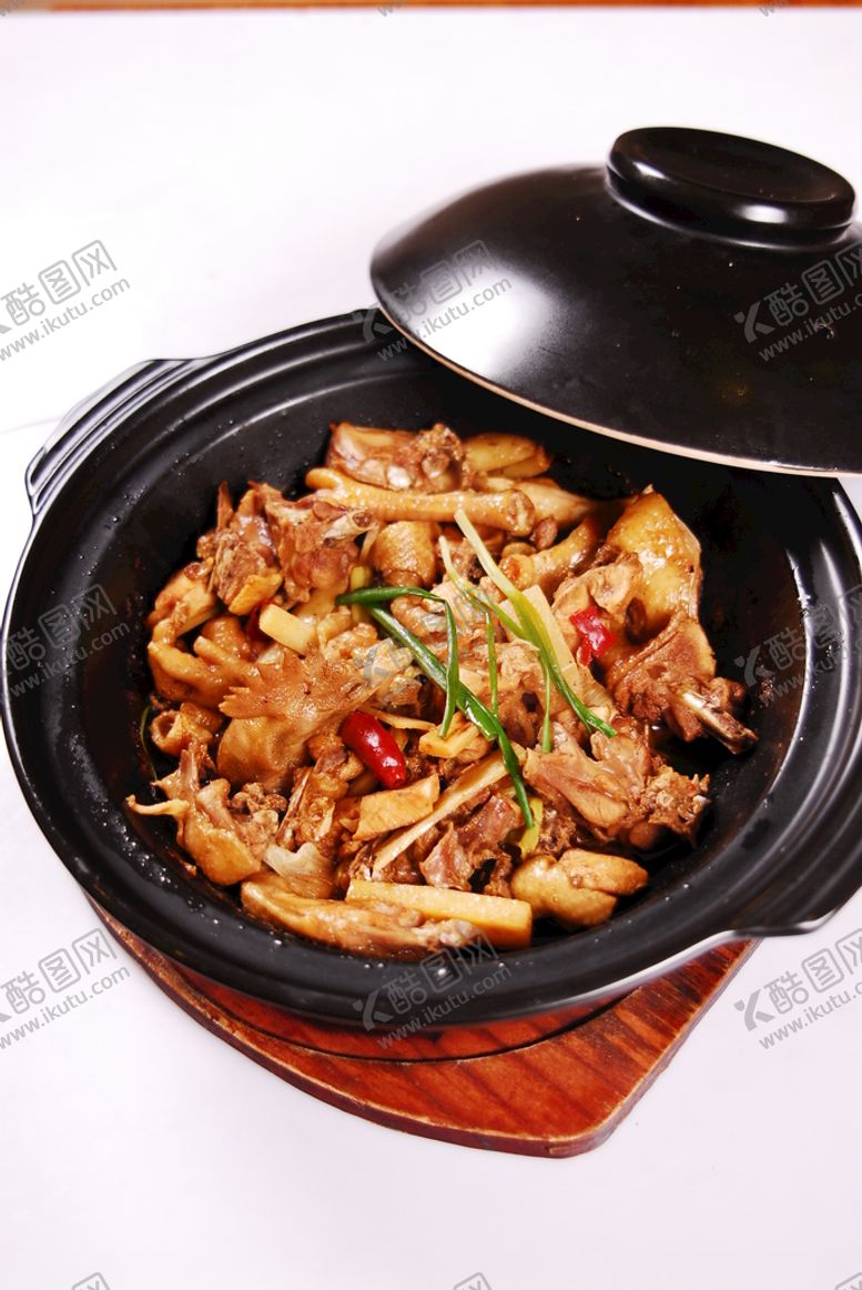 编号：56294710080523061846【酷图网】源文件下载-砂锅迷踪鸡