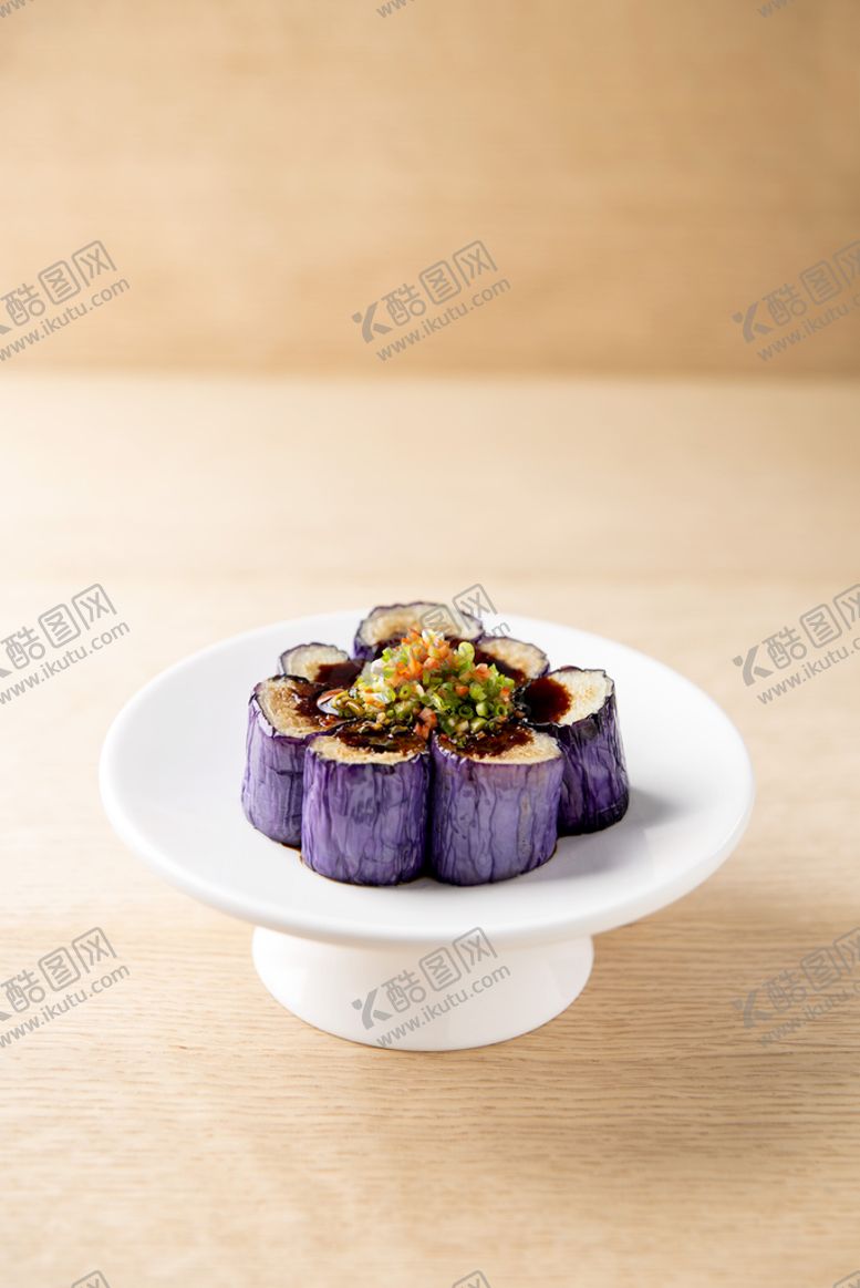 编号：88125011192001223670【酷图网】源文件下载-茄子
