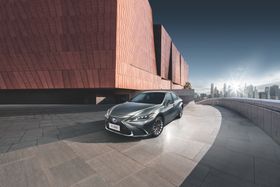 雷克萨斯ES300h