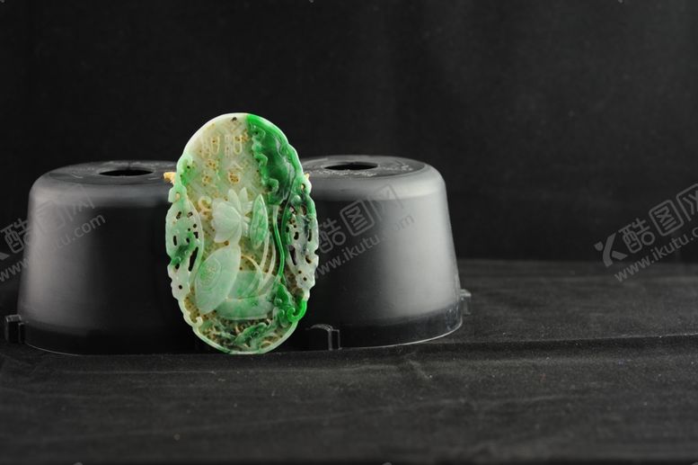 编号：93671110112122099140【酷图网】源文件下载-玉佩