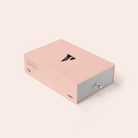 粉色简约盒子样机展示