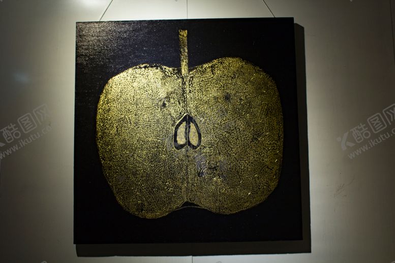 编号：64808009241647186356【酷图网】源文件下载-金色的苹果