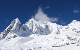 昆大丽玉龙雪山旅游海报