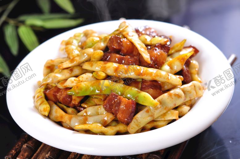 压过黄金勾锅豆角五花肉豆角锅豆角