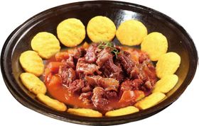 牛肉锅铁锅炖