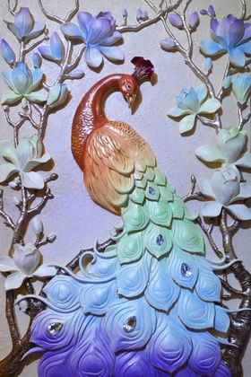 浮雕孔雀花鸟圆形挂画