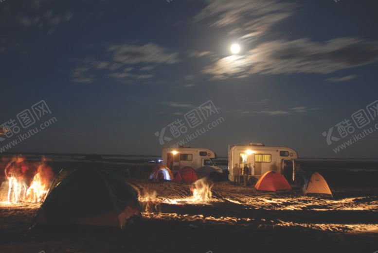编号：37102509201655595788【酷图网】源文件下载-傍晚户外房车