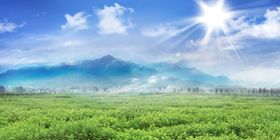 蓝天白云光芒万丈