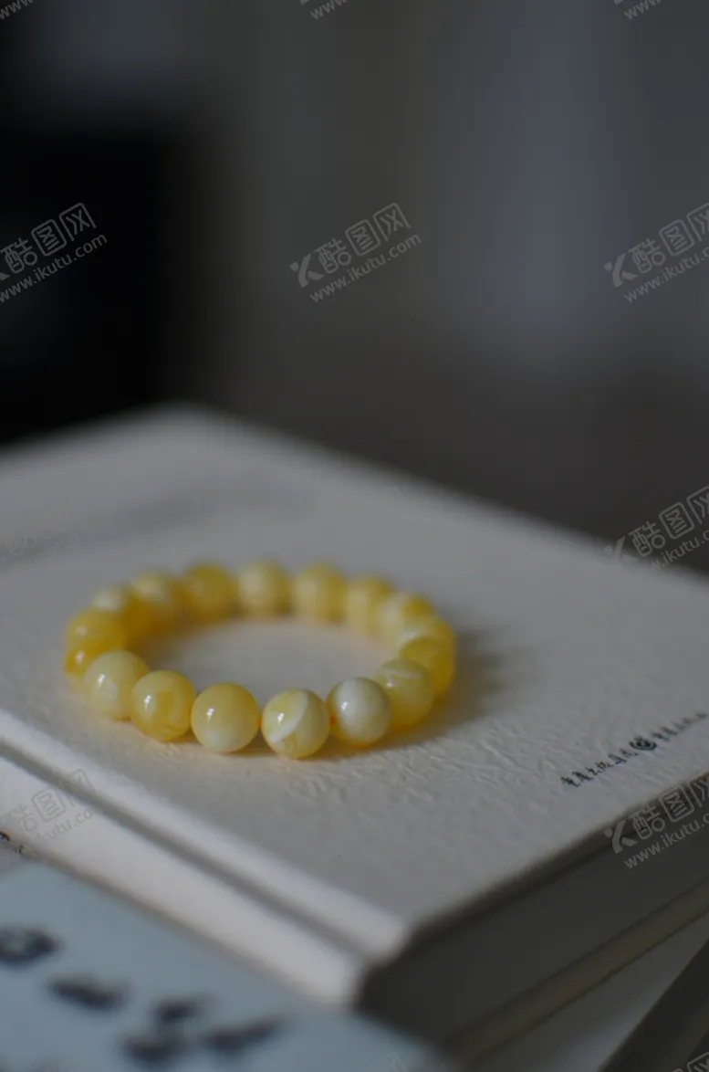 编号：83022412110841362924【酷图网】源文件下载-蜜蜡手串