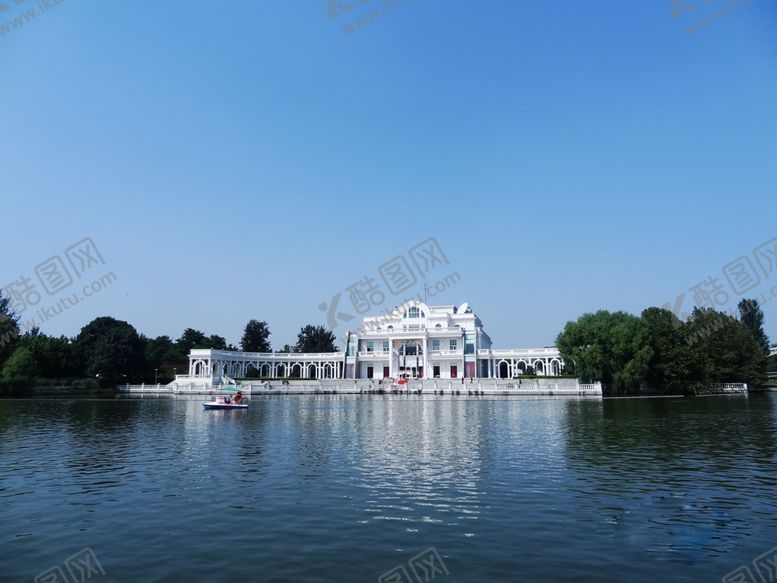 编号：82977709230611272920【酷图网】源文件下载-朝阳公园小白楼