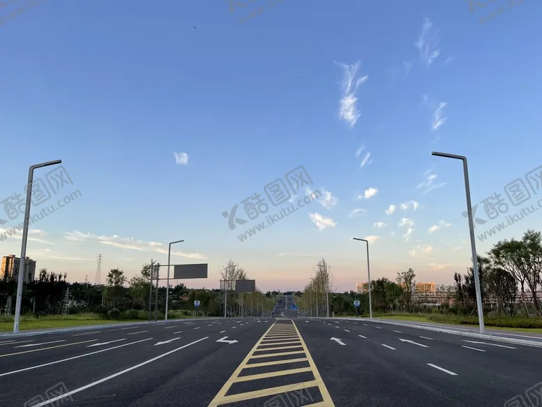 编号：79015609171512396219【酷图网】源文件下载-公路