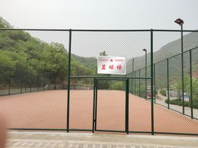 铁网篮球场效果图