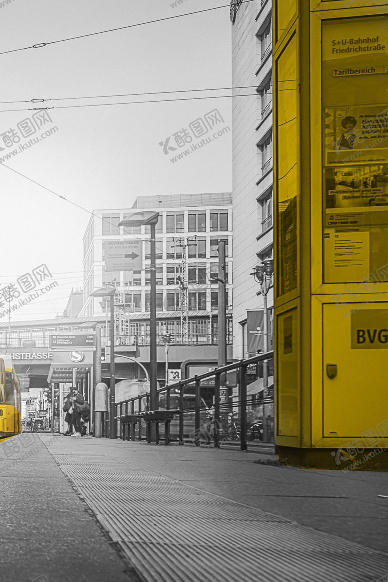 编号：78125109181947521632【酷图网】源文件下载-现代抽象油画复古怀旧工装