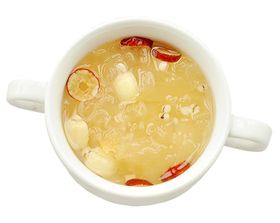 红枣银耳莲子羹