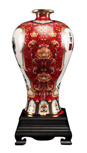 精美中式雕花陶瓷花瓶