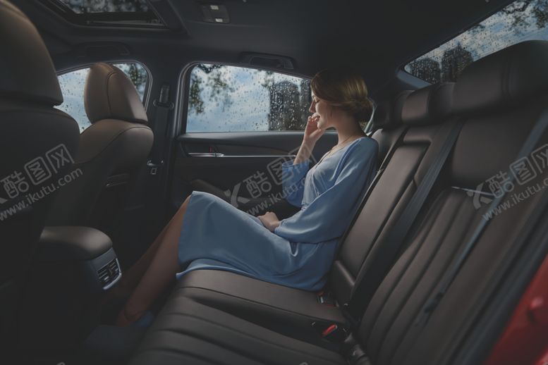 编号：86474609201804579058【酷图网】源文件下载-马自达阿特兹内饰