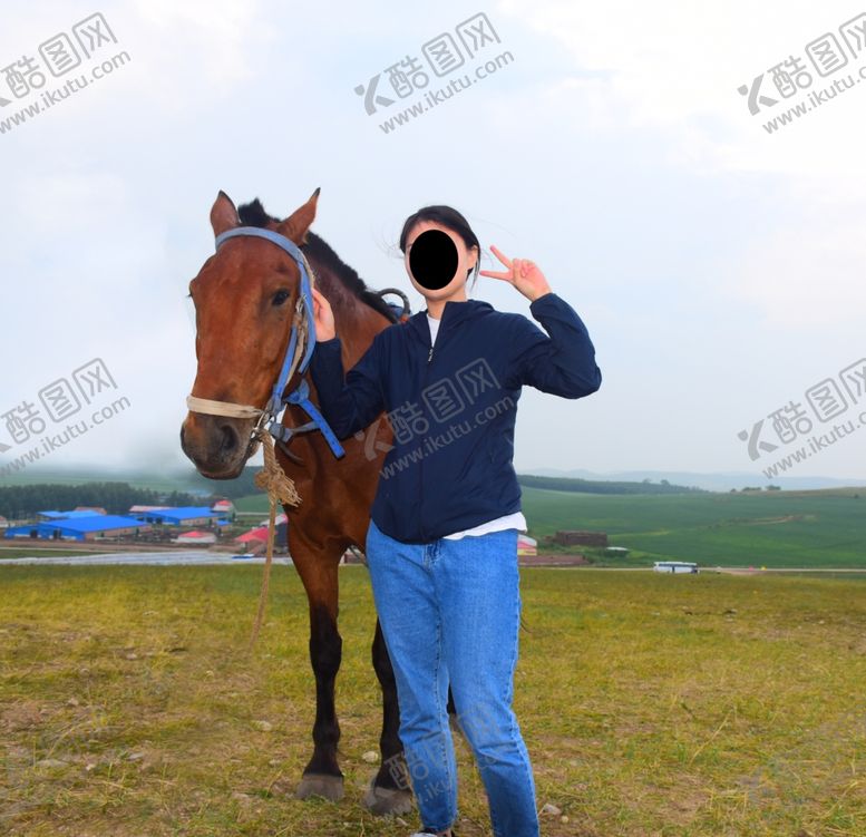 编号：26671912020143414771【酷图网】源文件下载-美女牵马