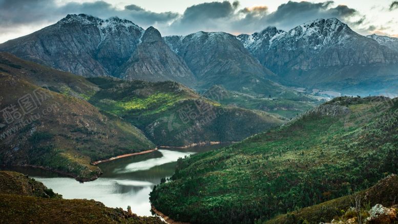编号：17365806172109349110【酷图网】源文件下载-群山河流森林天空风景
