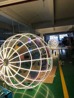 新款商场中厅吊饰铭星厂家