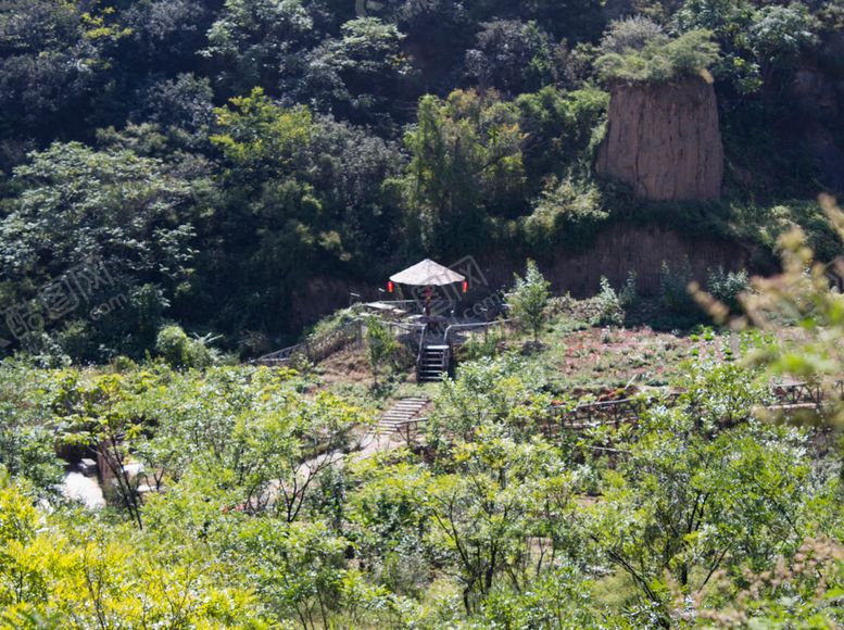 编号：61279809251016214973【酷图网】源文件下载-山间的亭子