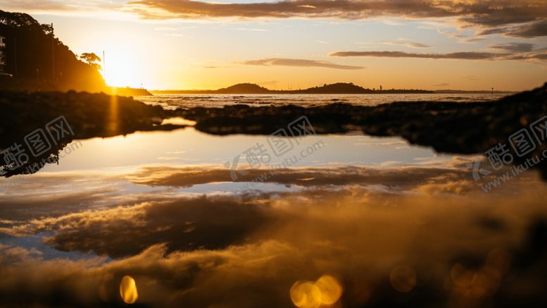 编号：34988909270411133436【酷图网】源文件下载-群山夕阳河水森林风景