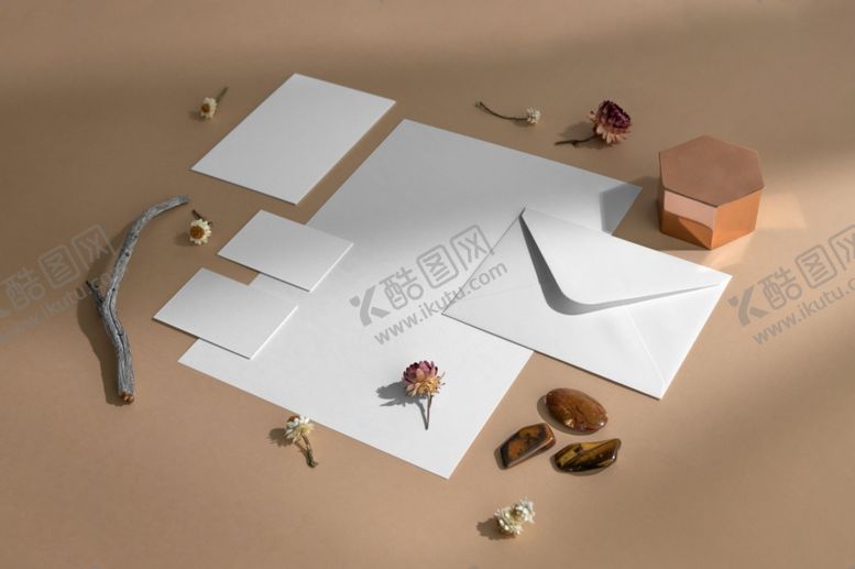 编号：20987509181434252974【酷图网】源文件下载-画册书籍样机