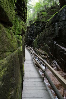 山间小道图片