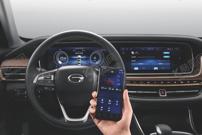 编号：58739110062044061963【酷图网】源文件下载-三屏互联传祺车智能