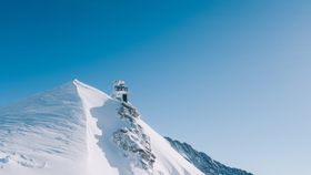 雪山山峰