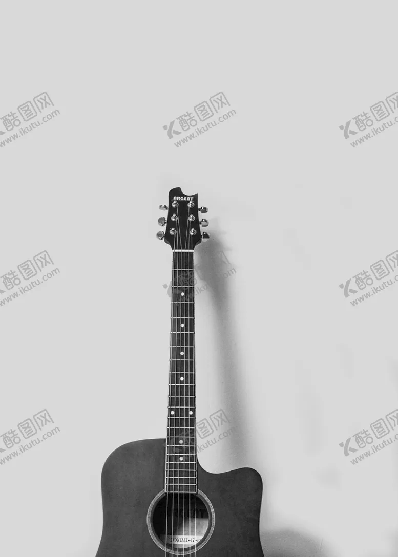 编号：92076809201556536847【酷图网】源文件下载-简约客厅艺术乐器装饰画