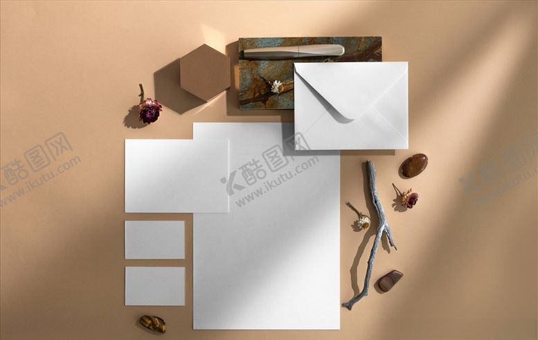 编号：53846606170745454477【酷图网】源文件下载-画册书籍样机