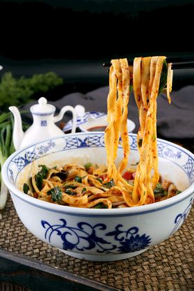 老陕油泼手擀面