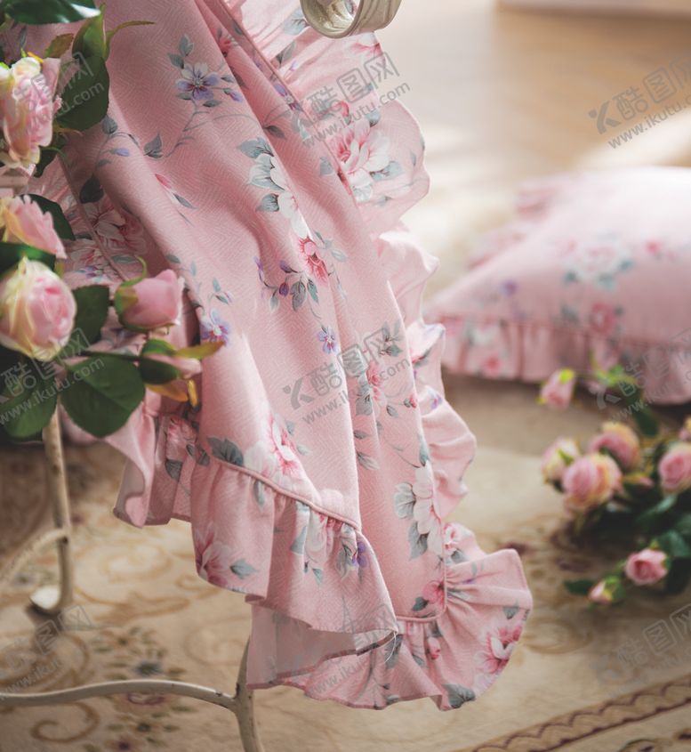 编号：58766610010314053380【酷图网】源文件下载-夏凉被枕头席子凉席家纺