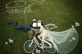 婚纱照写真草地绘画粉笔