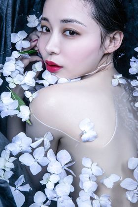艺术照精修商业风