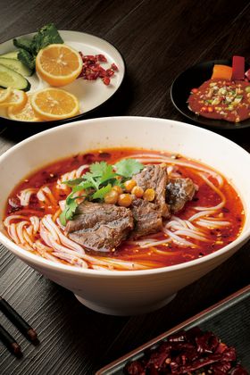 贵州省盘州市老城特色红烧牛肉粉