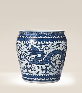 青花龙纹鼓型缸