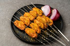 特色美食烧烤鸡翅