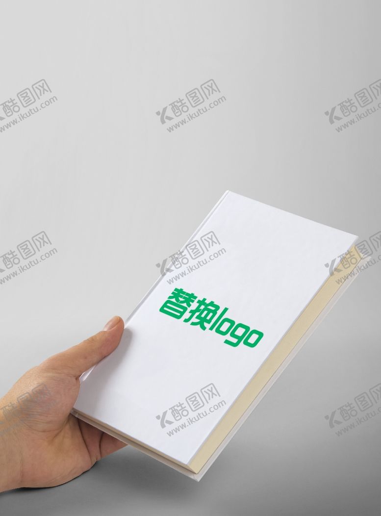 编号：92463310280222157302【酷图网】源文件下载-手拿书本样机
