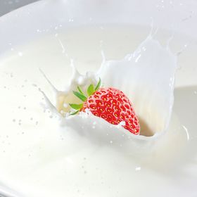 草莓酸奶