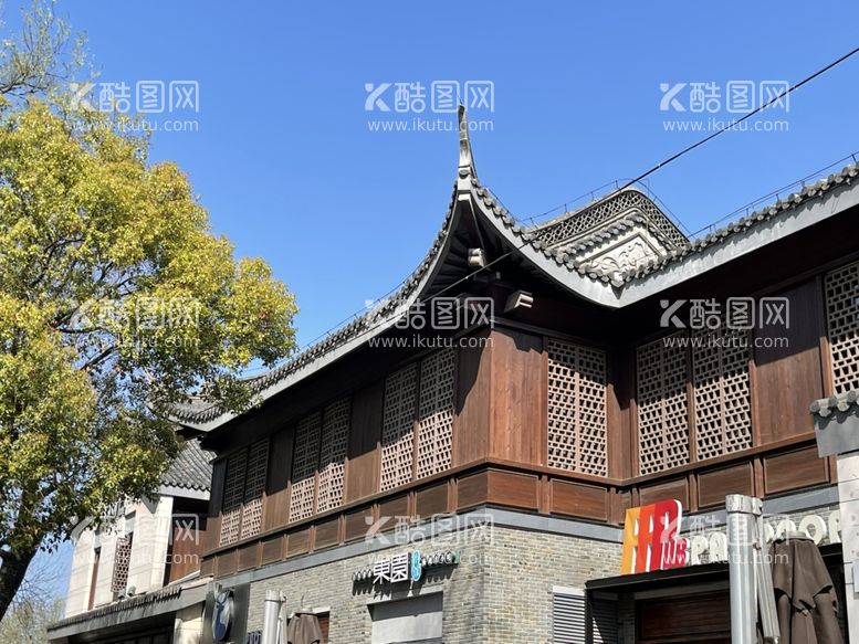 编号：43700212180103024467【酷图网】源文件下载-扬州 建筑 蓝天  树  旅游