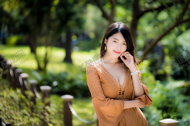 编号：17140410290854196243【酷图网】源文件下载-美女