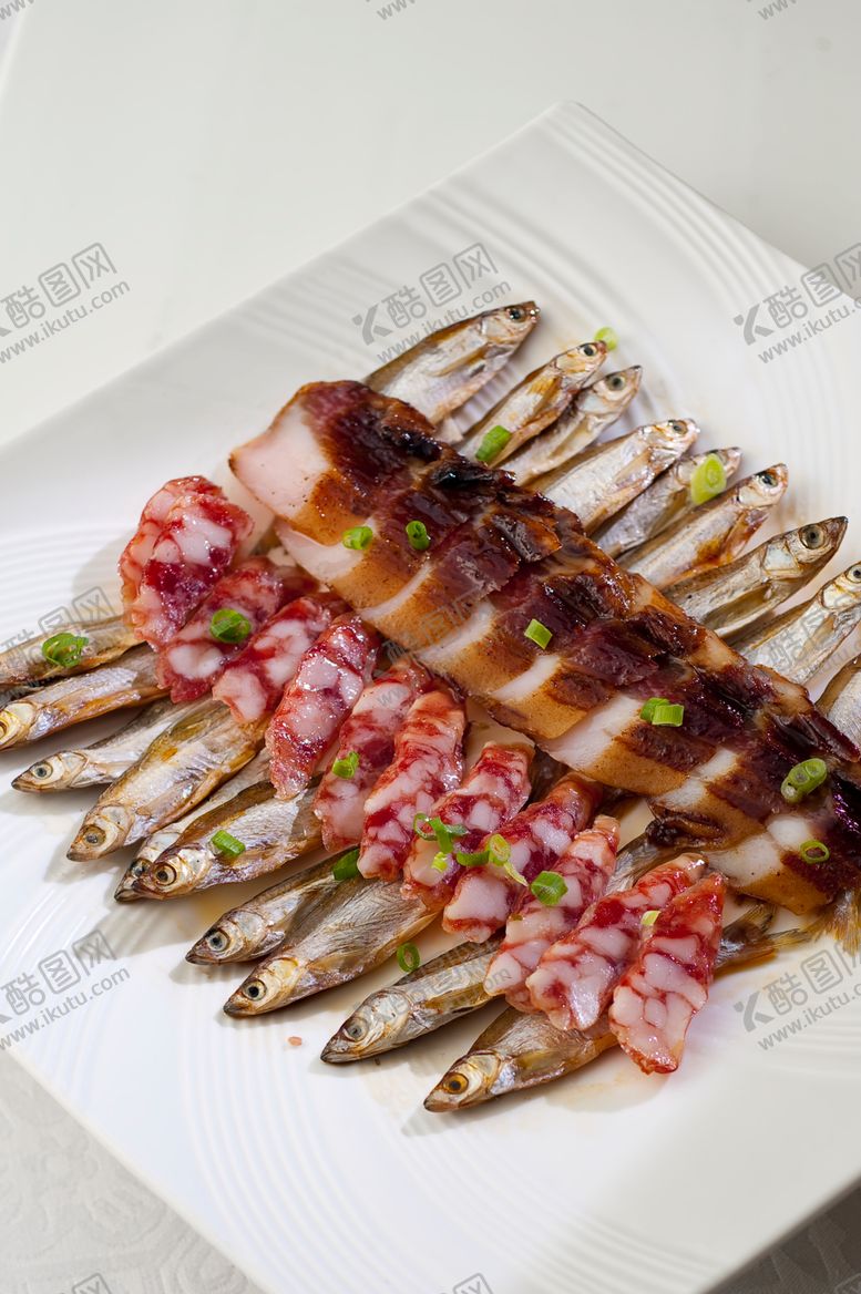 编号：95203502131225488343【酷图网】源文件下载-腊味拼小鱼