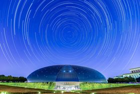 星轨  国家大剧院建筑夜晚