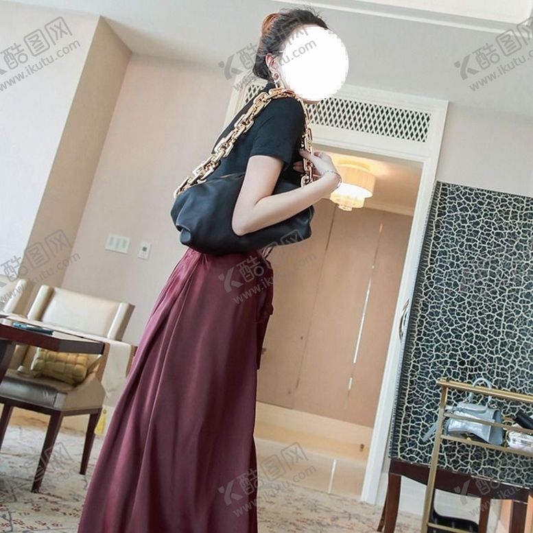 编号：38727807071321381439【酷图网】源文件下载-衣服套装