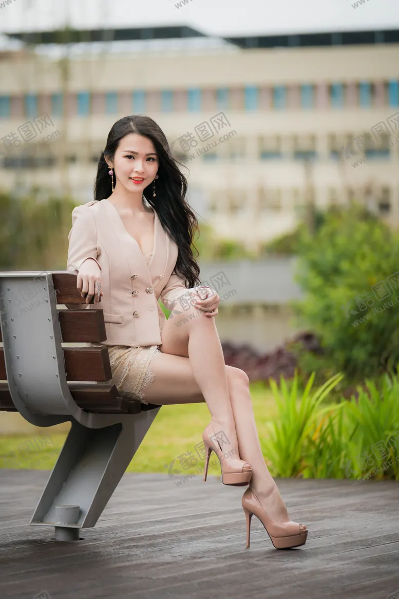 编号：87177609110237208015【酷图网】源文件下载-美女