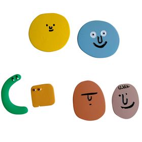 面孔耳钉