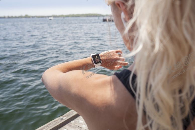 编号：24198109190621256377【酷图网】源文件下载-智能手表样机