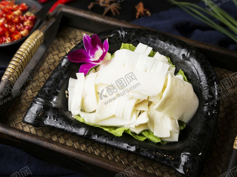 编号：88915201081921218245【酷图网】源文件下载-黄喉